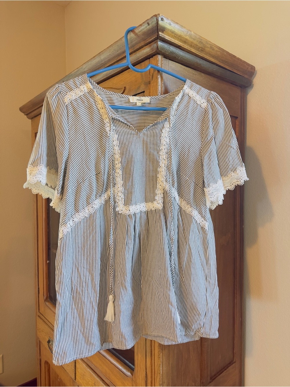 entro Grey & White Striped Peasant Top with Tassel Tie